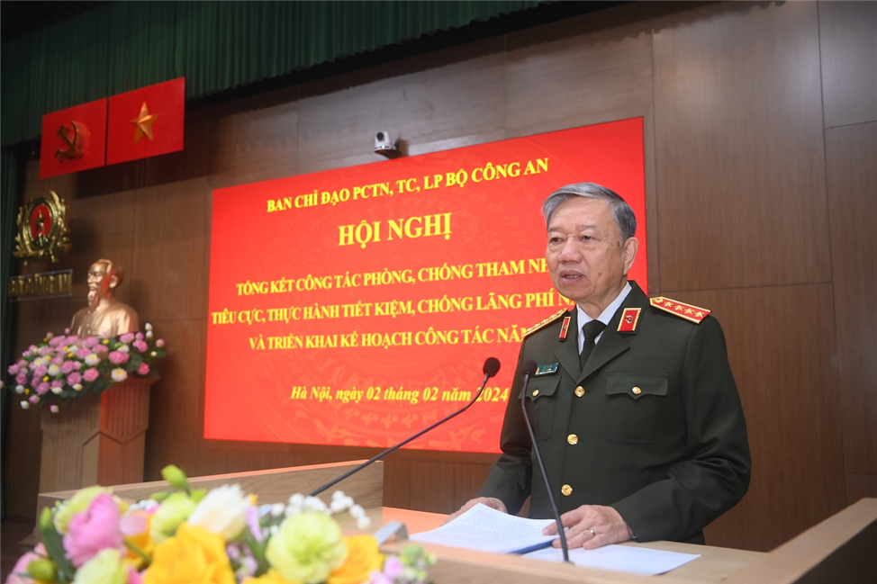 Ngăn chặn tham nhũng, tiêu cực từ đầu, xử lý từ sớm, từ xa, không để vi phạm nhỏ tích tụ thành sai phạm lớn